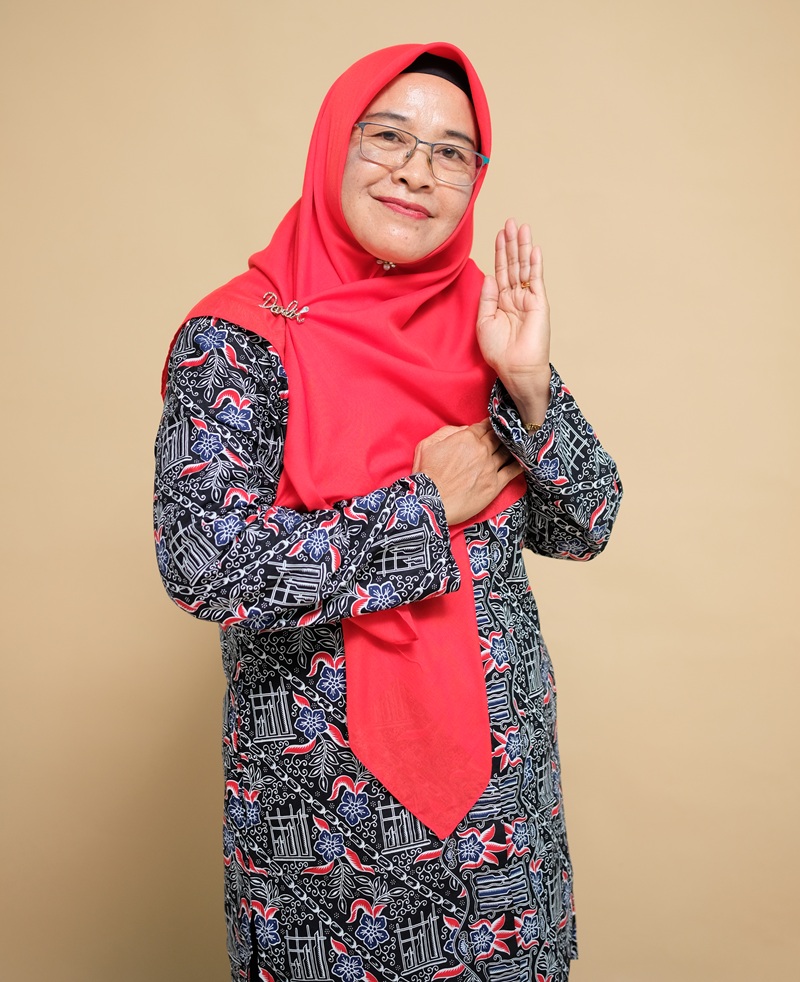 Hj. Suenih, S.Pd.